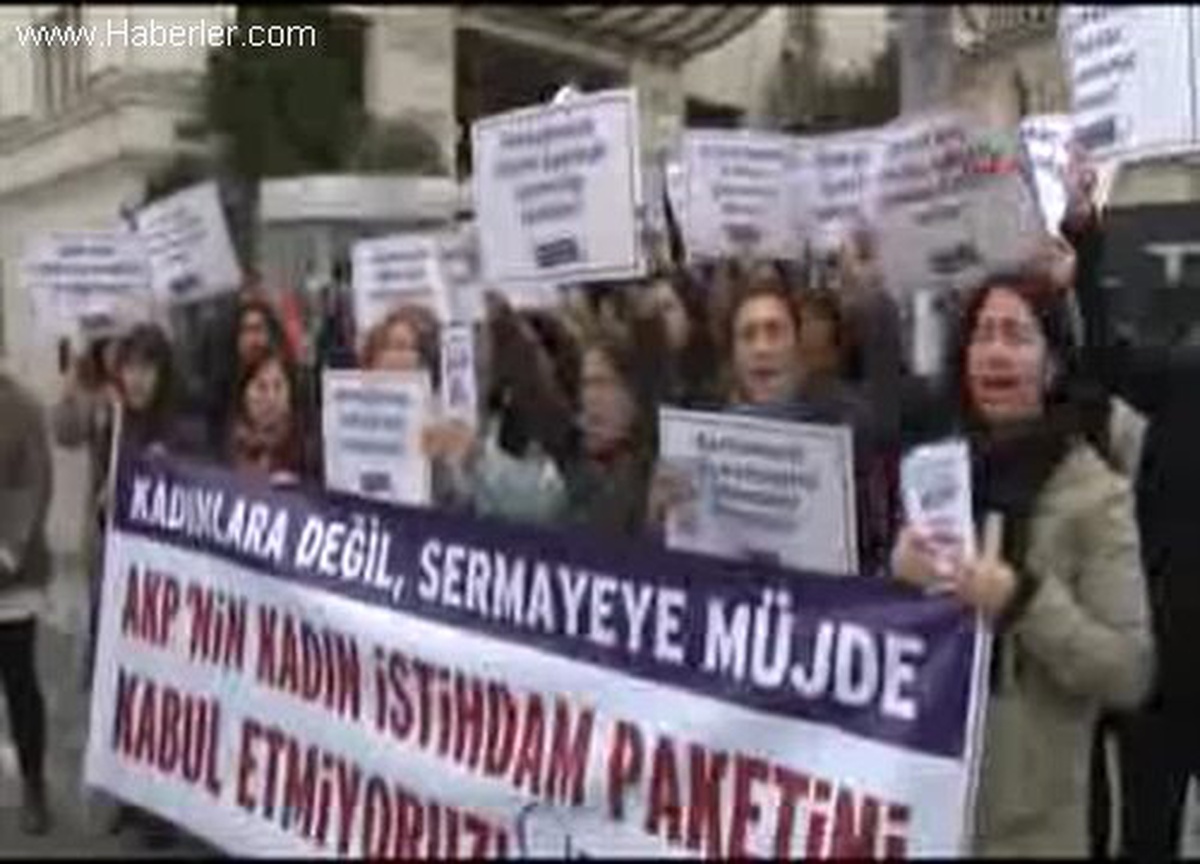 Kadınlardan, "Kadın İstihdamı Yasa Tasarısı" Protestosu