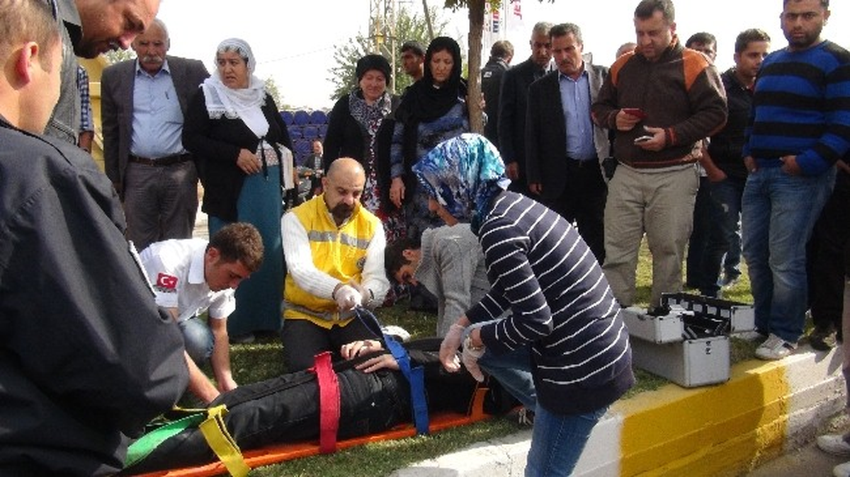 Karşıya Geçmeye Çalışan Vatandaşa Araç Çarptı