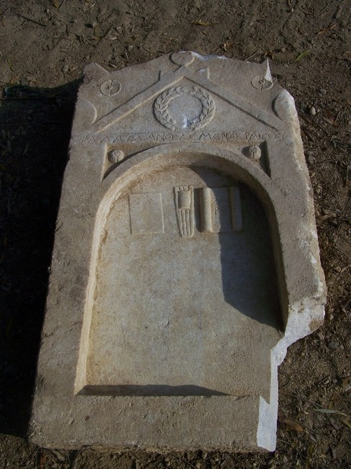 Kepçeye Roma Mezarı Takıldı