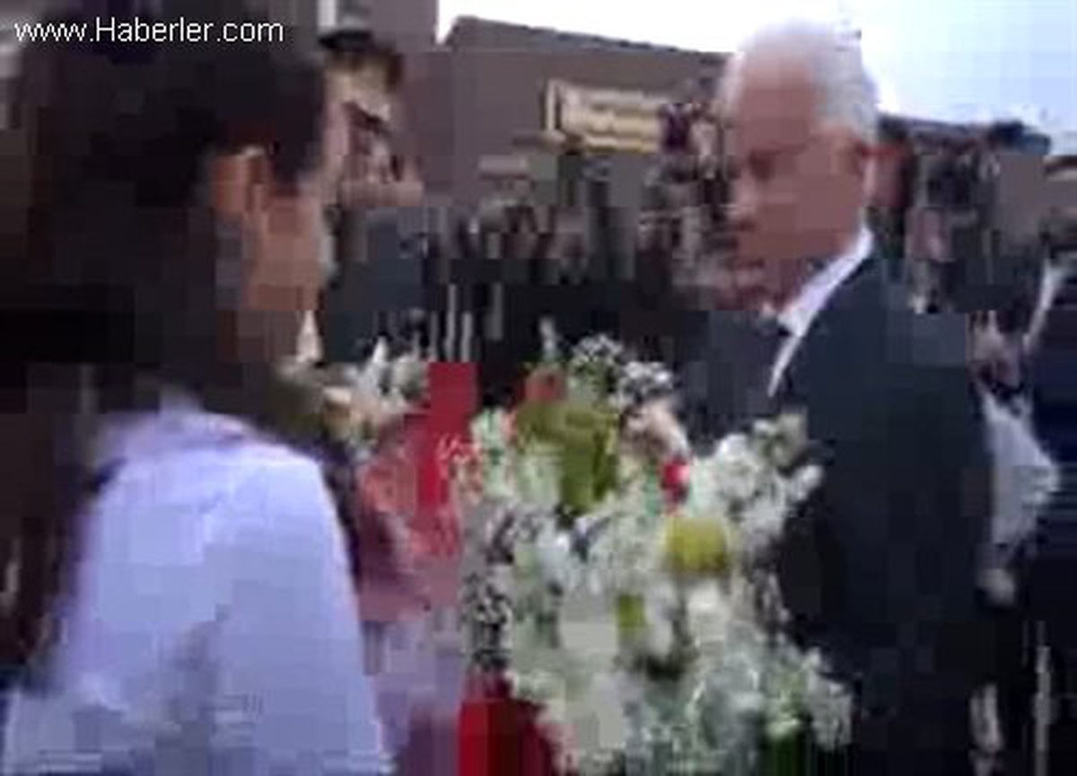 "Rumlar Siyasi Manevrayla Açıkgözlülük Yapıyor"