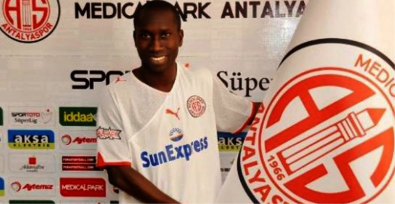 Antalyaspor\'da Lamine Diarra\'nın Sözleşmesini Uzatıldı