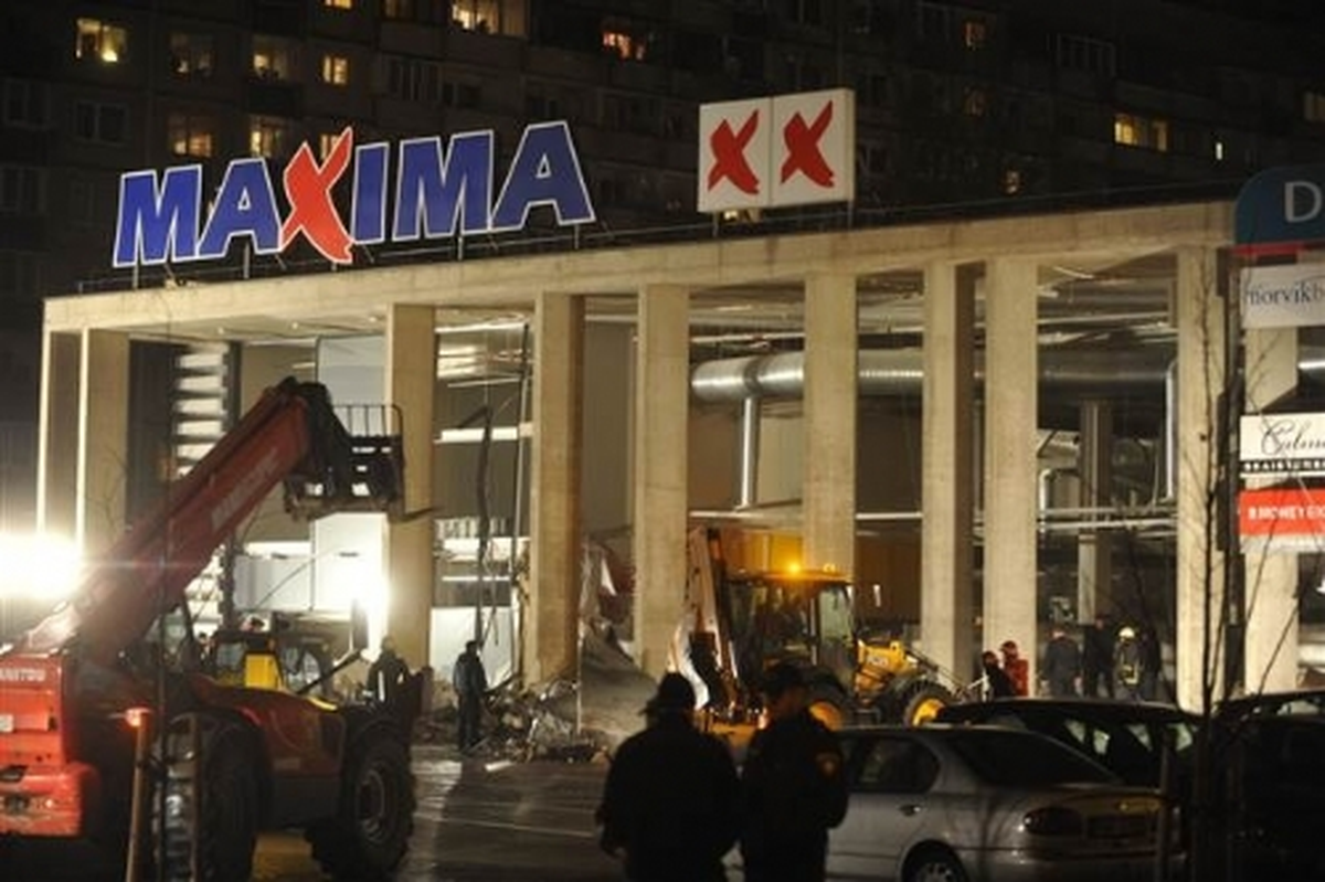 Letonya\'da Marketin Çatısı Çöktü