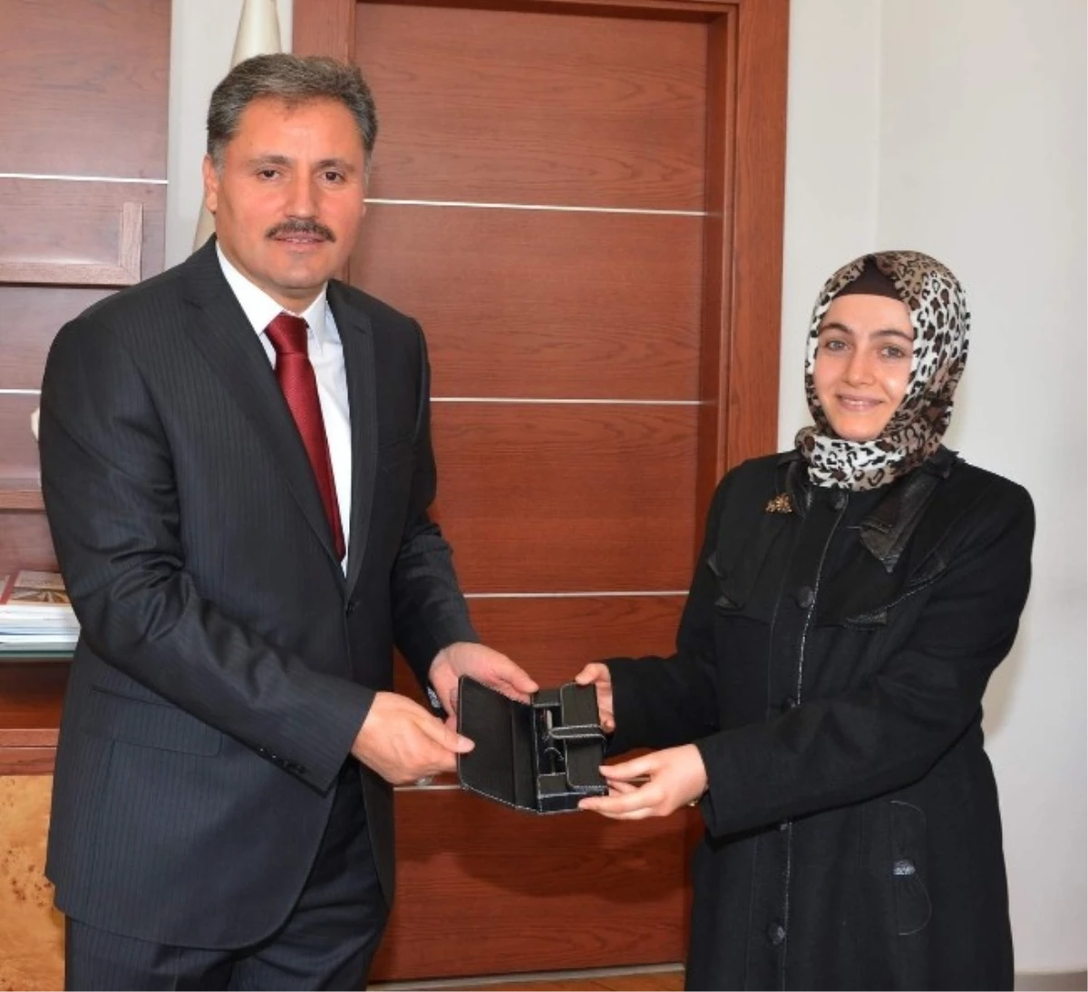Malatya Belediye Başkanı Ahmet Çakır\'a Öğretmenlerden Ziyaret