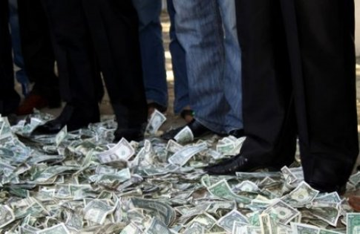 Müzisyenlerden Sahte Dolar Tepkisi