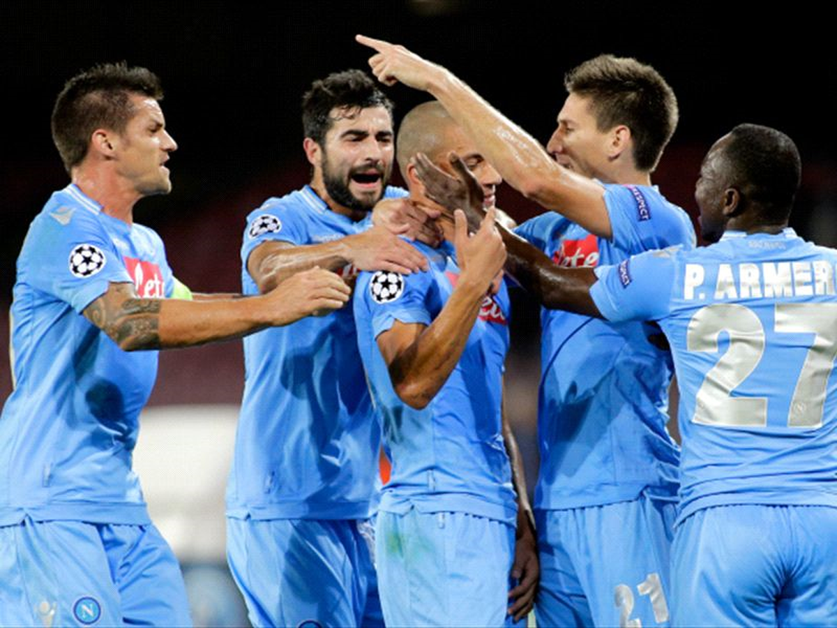 Napoli Dortmund\'dan Önce Moral Arıyor
