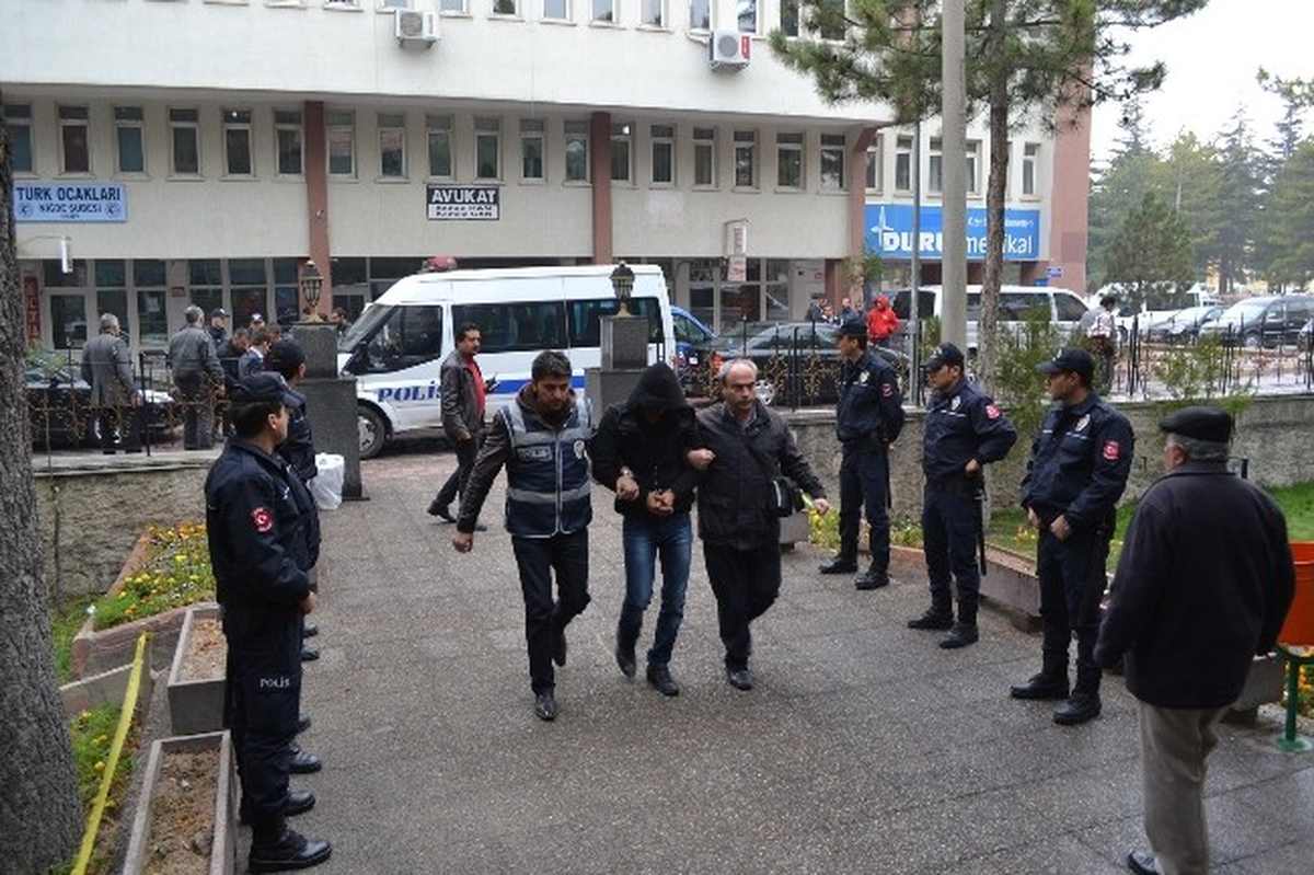Niğde\'de Polise Tüfekle Ateş Edenler Yakalandı