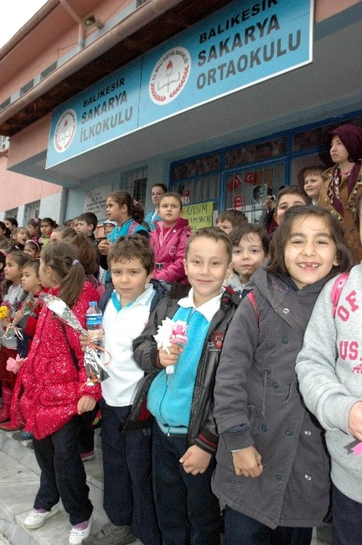 Öğrenci Velilerinden Öğretmenlere Kebap Sürprizi