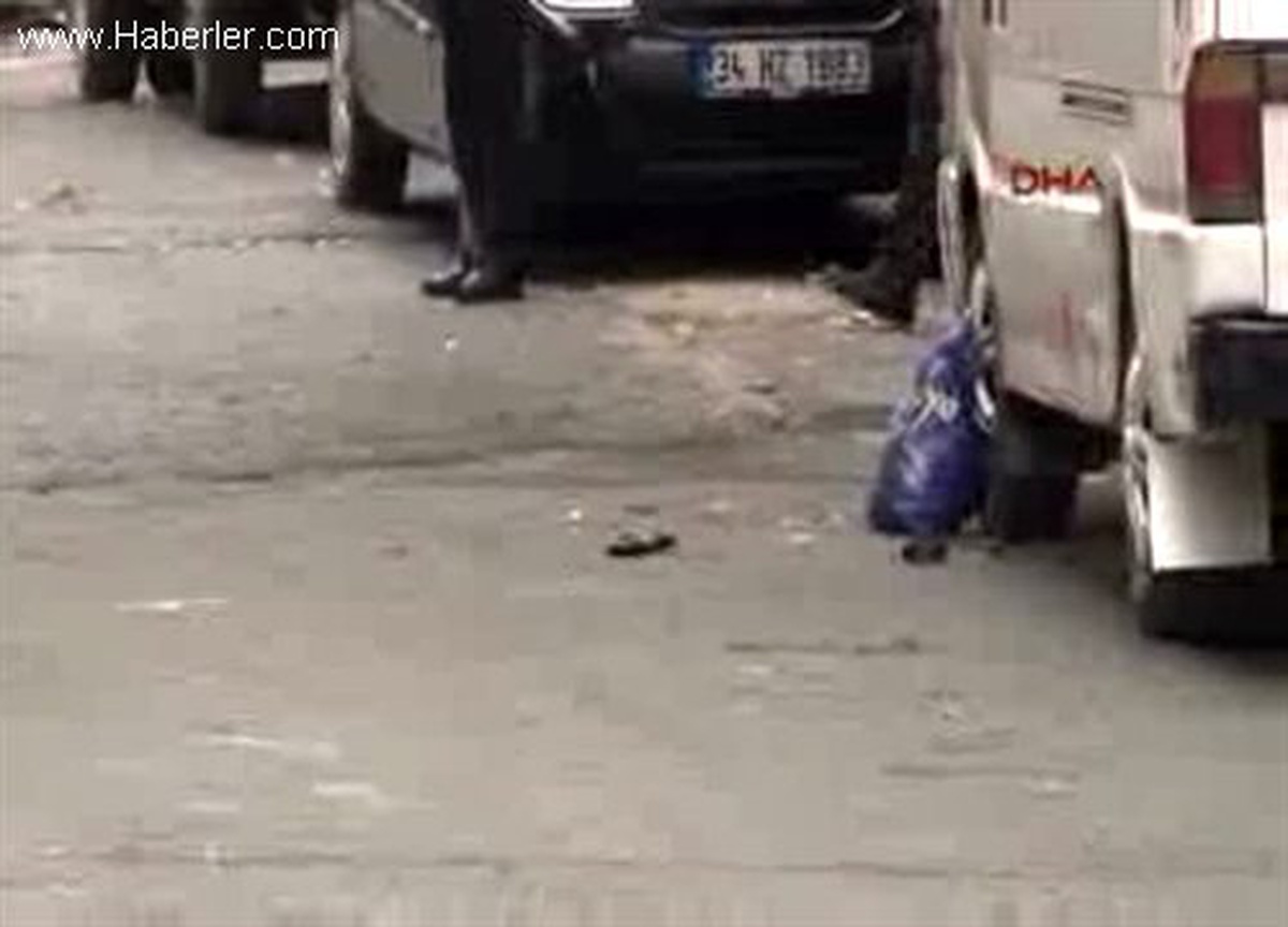 Esenyurt\'ta, Oyuncak Tabancalı Hırsız Dayak Yedi