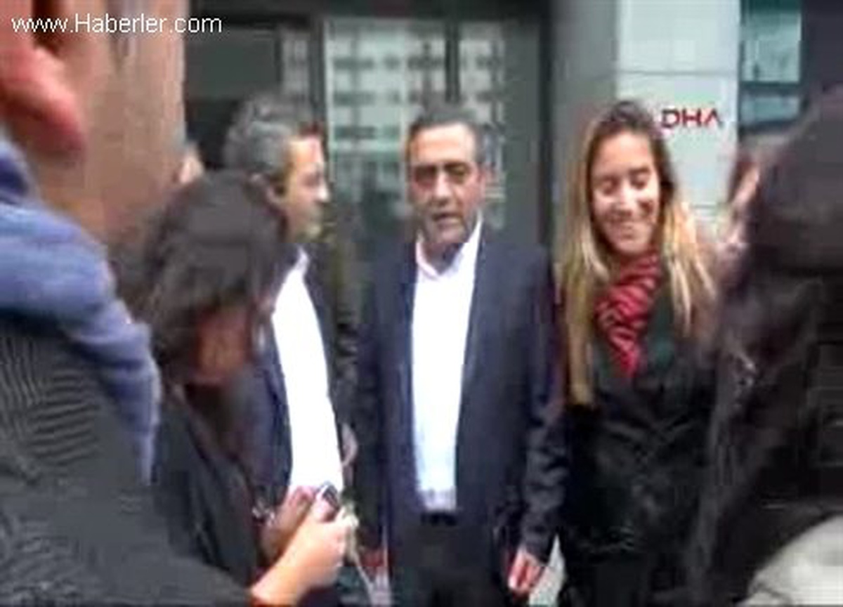 Barış Atay\'ın Aralarında Bulunduğu 7 Kişi Gözaltına Alındı