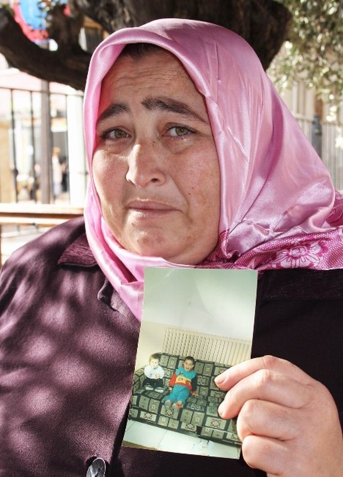 (Özel Haber) 10 Yıldır Çocuğunu Göremeyen Annenin Feryadı