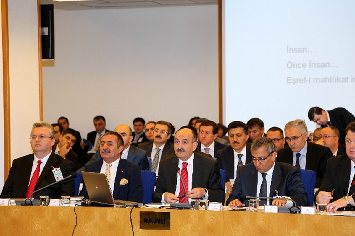 Plan Bütçe\'nin Sunumunu Müezzinoğlu Yaptı