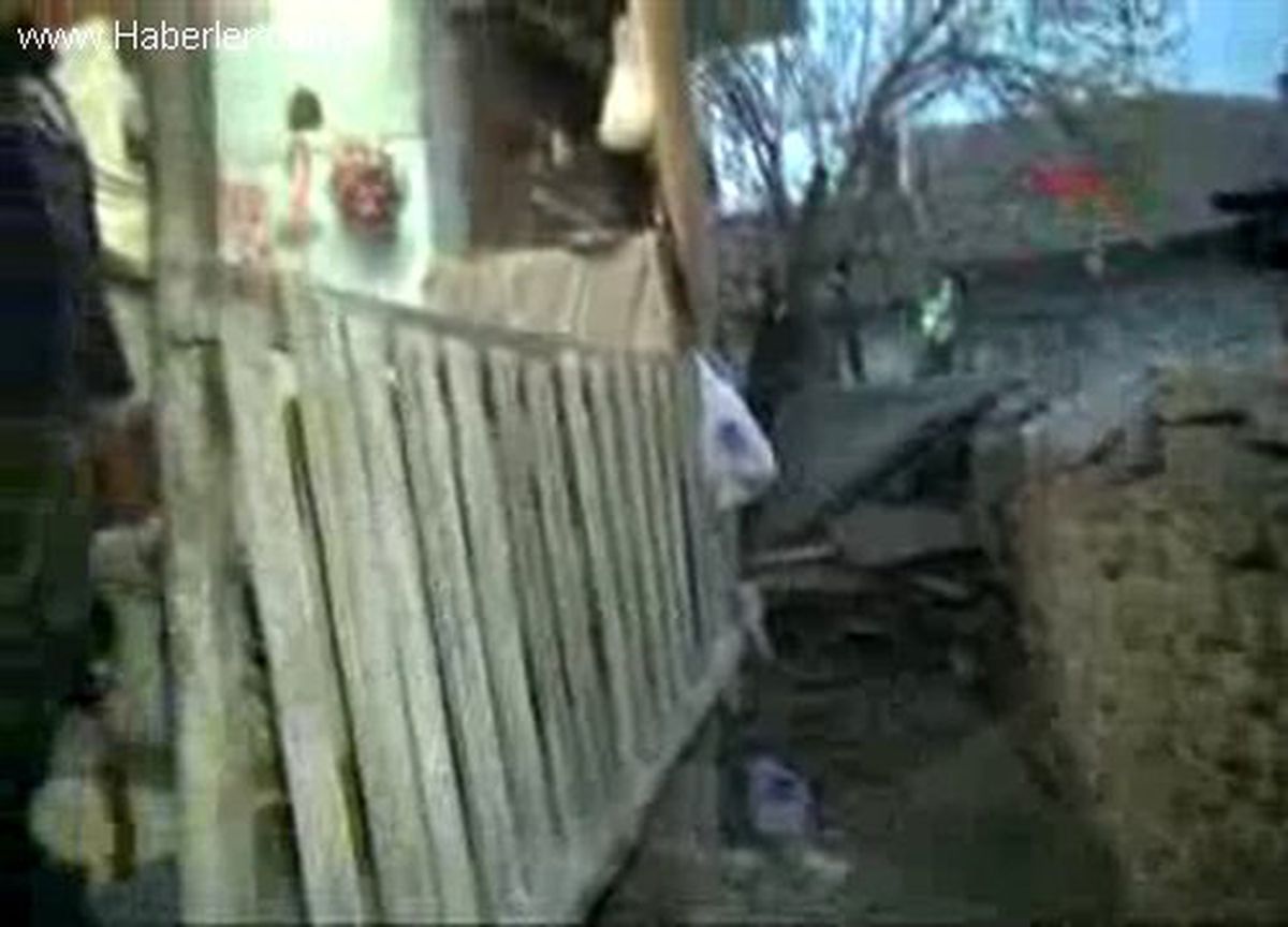 Polis Baskınından Kurtulmak İçin Evin Etrafına Güvenlik Kamerası Kurmuş
