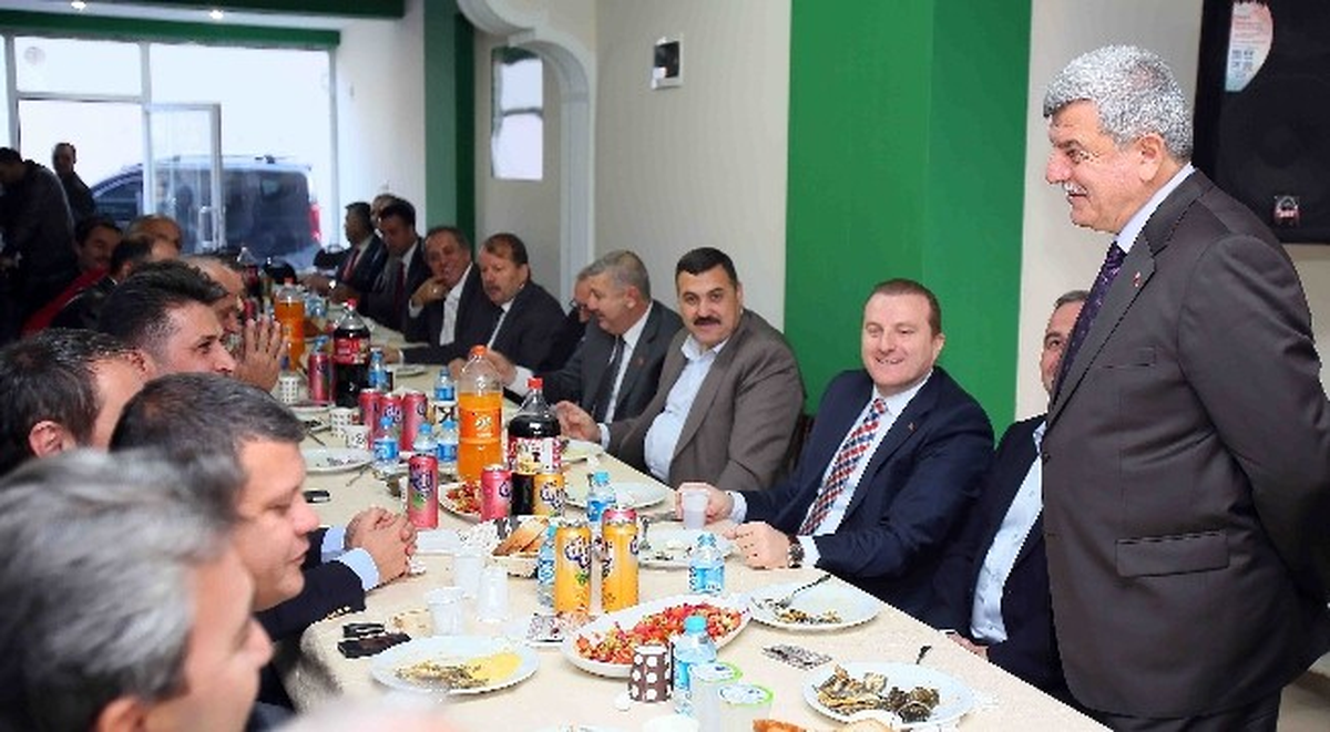Rizelilerden Karaosmanoğlu\'na Hamsili Karşılama
