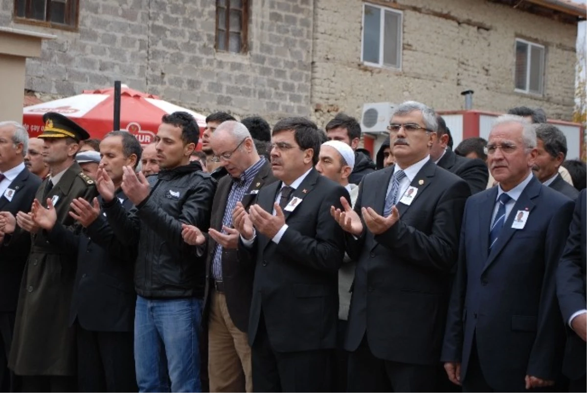 Şehit Polis Son Yolculuğuna Uğurlandı