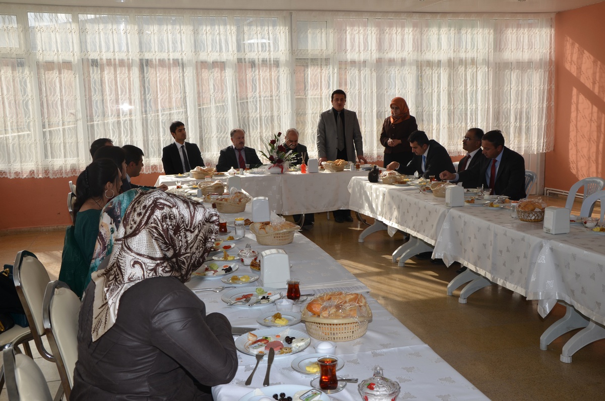 Sevgi Evleri\'nde Öğretmenler Günü Kahvaltısı