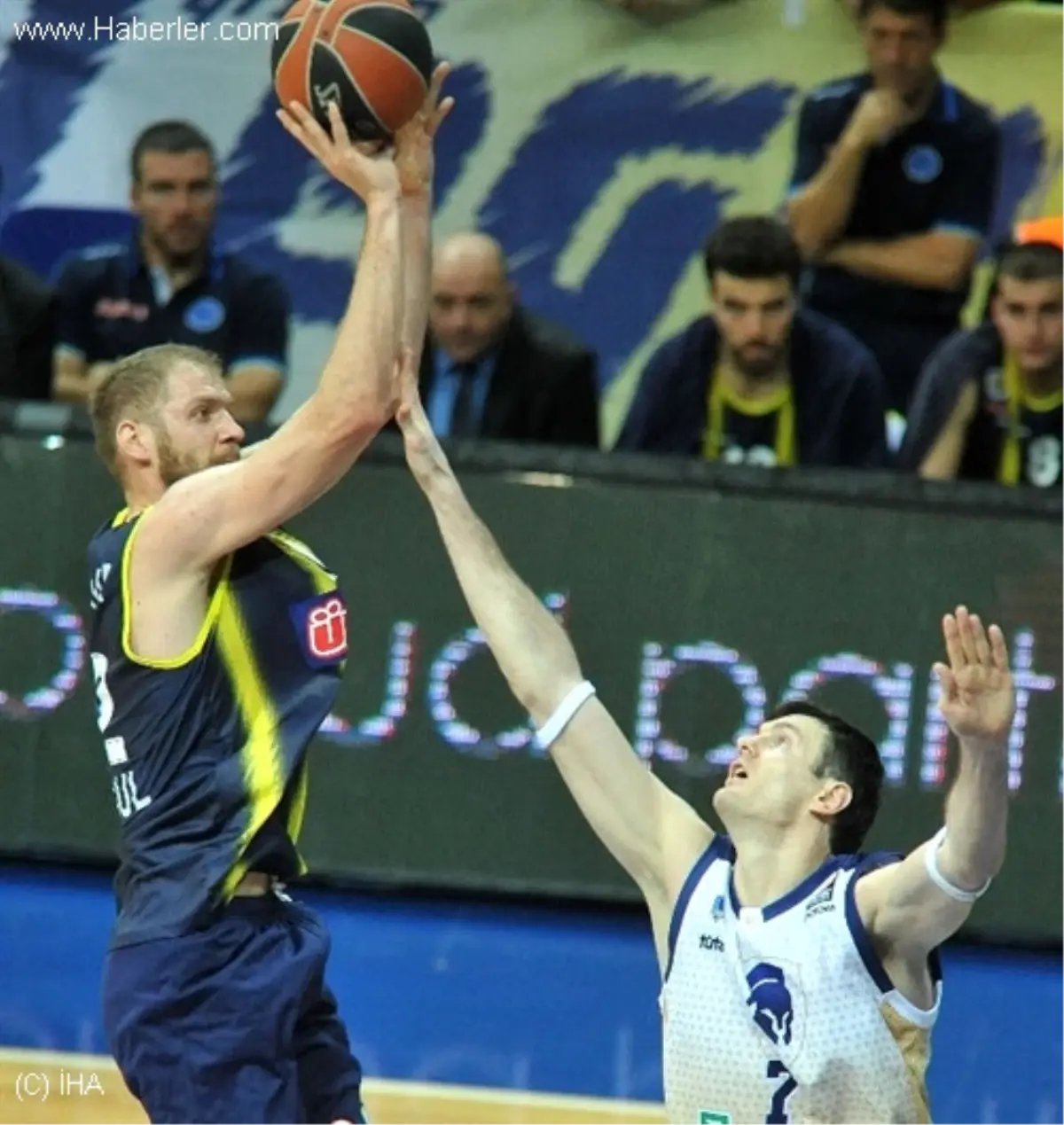 Fenerbahçe Ülker, Budivelnik Kiev\'i 84-68 Yendi