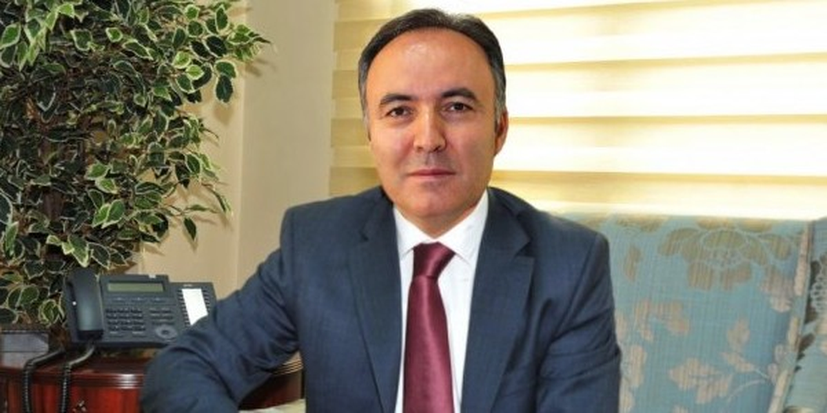 Vali Altıparmak\'tan Öğretmenler Günü Mesajı
