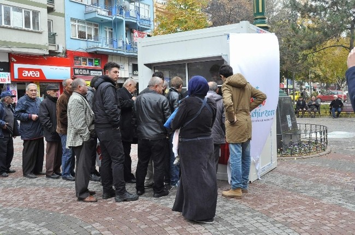 Vatandaşların Hediye Kapma Yarışı