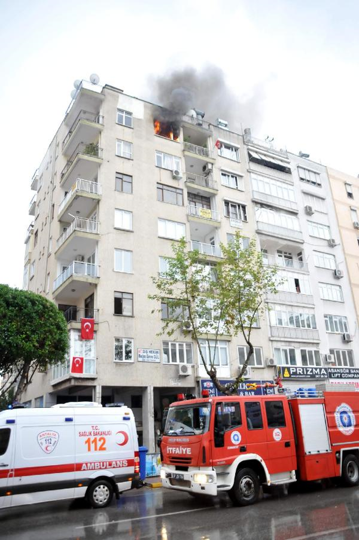 Yangından İtfaiye Kurtardı