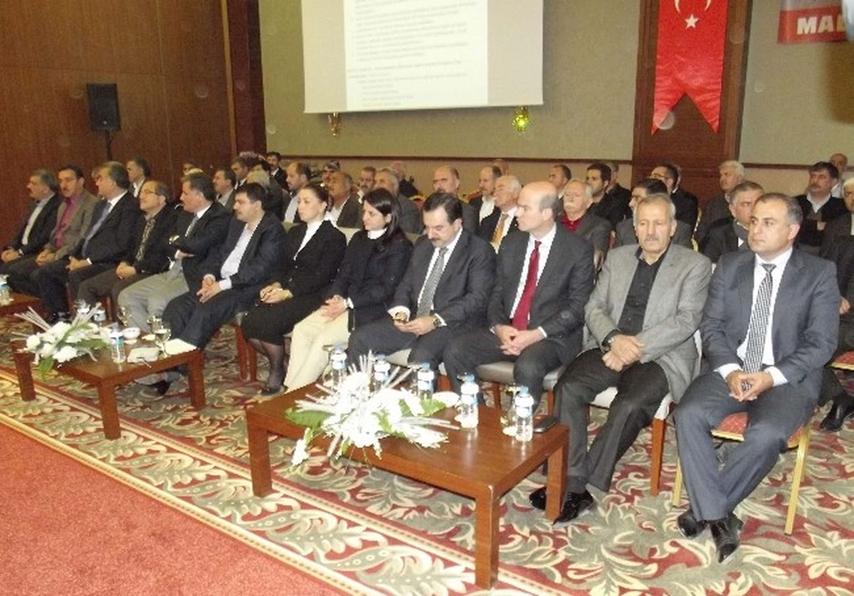 "21. Yüzyılın Yeni Demokrasi İhtiyacı ve Türkiye\'nin Yeri" Konulu Toplantı Başladı
