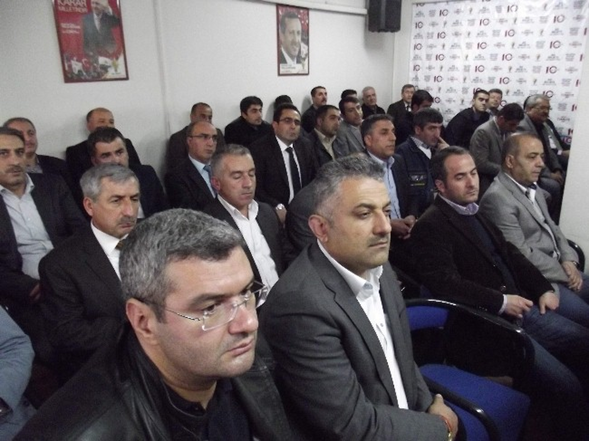 Başbakanlık Başdanışmanı Doç. Dr. Yalçın Akdoğan, AK Parti\'yi Ziyaret Etti