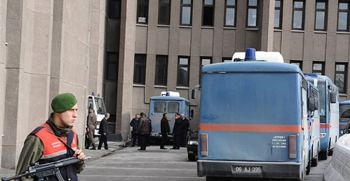 Başbakanlık\'taki Canlı Bomba Eylemini Gerçekleştirin Tuğrul B. Adliyede