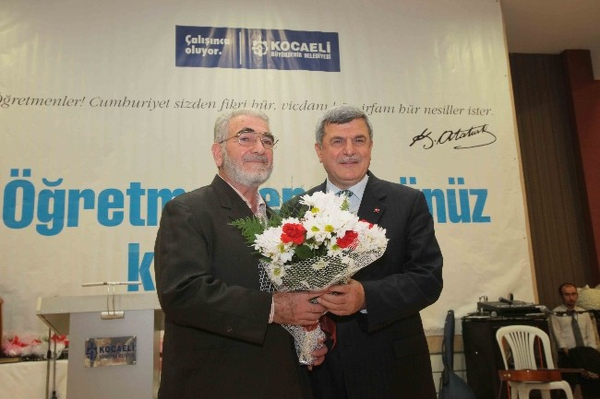Başkan Karaosmanoğlu Öğretmenler Gününü Kutladı