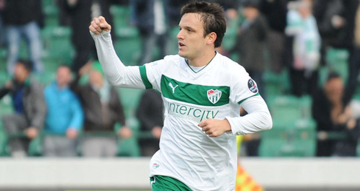 Bursaspor\'da Batalla Kadro Dışı Bırakıldı