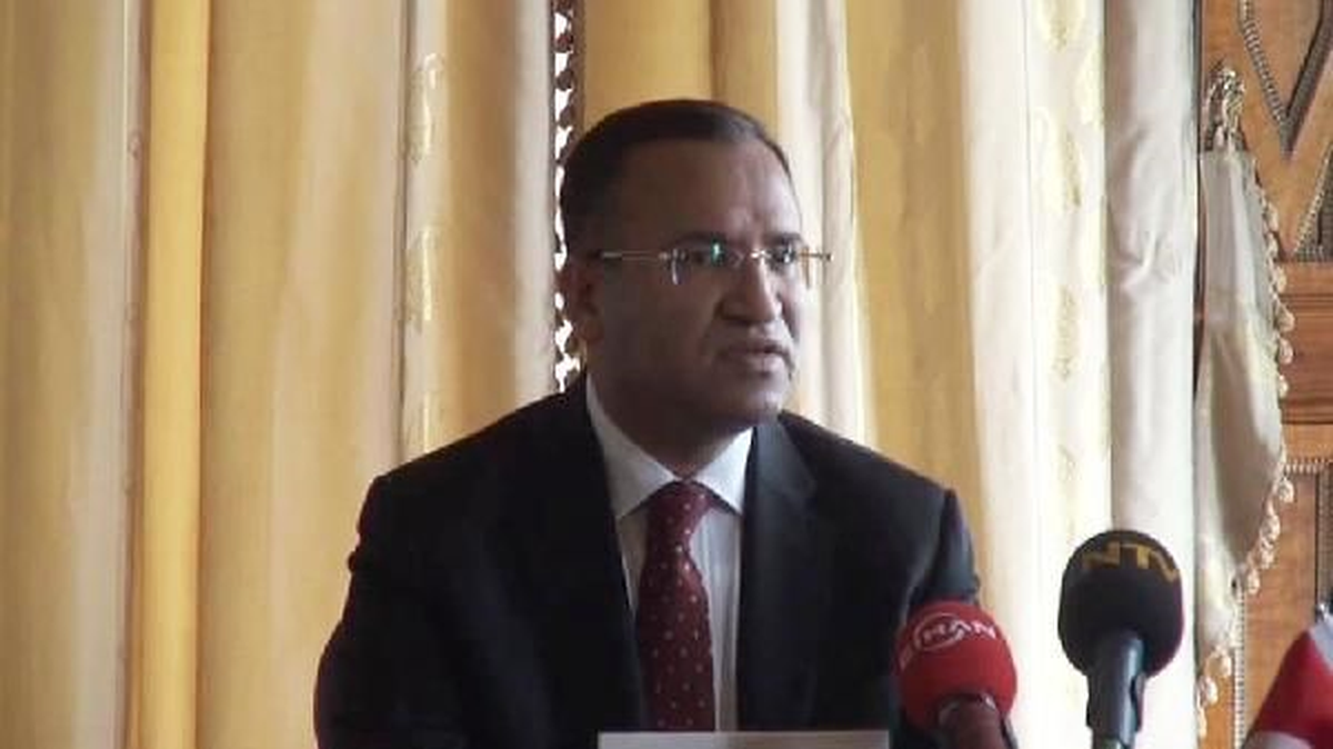Bozdağ: "Dershanelere Dönük Eleştirimiz Bir Gruba Dönük Karşıtlık Değildir"
