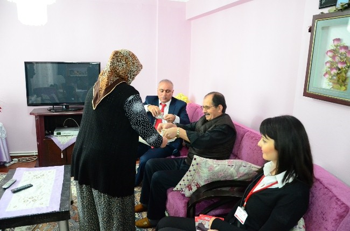CHP\'li Çiğli Belediye Başkan Aday Adayı Ali Talak\'tan Kapı Kapı Kahve Ziyareti