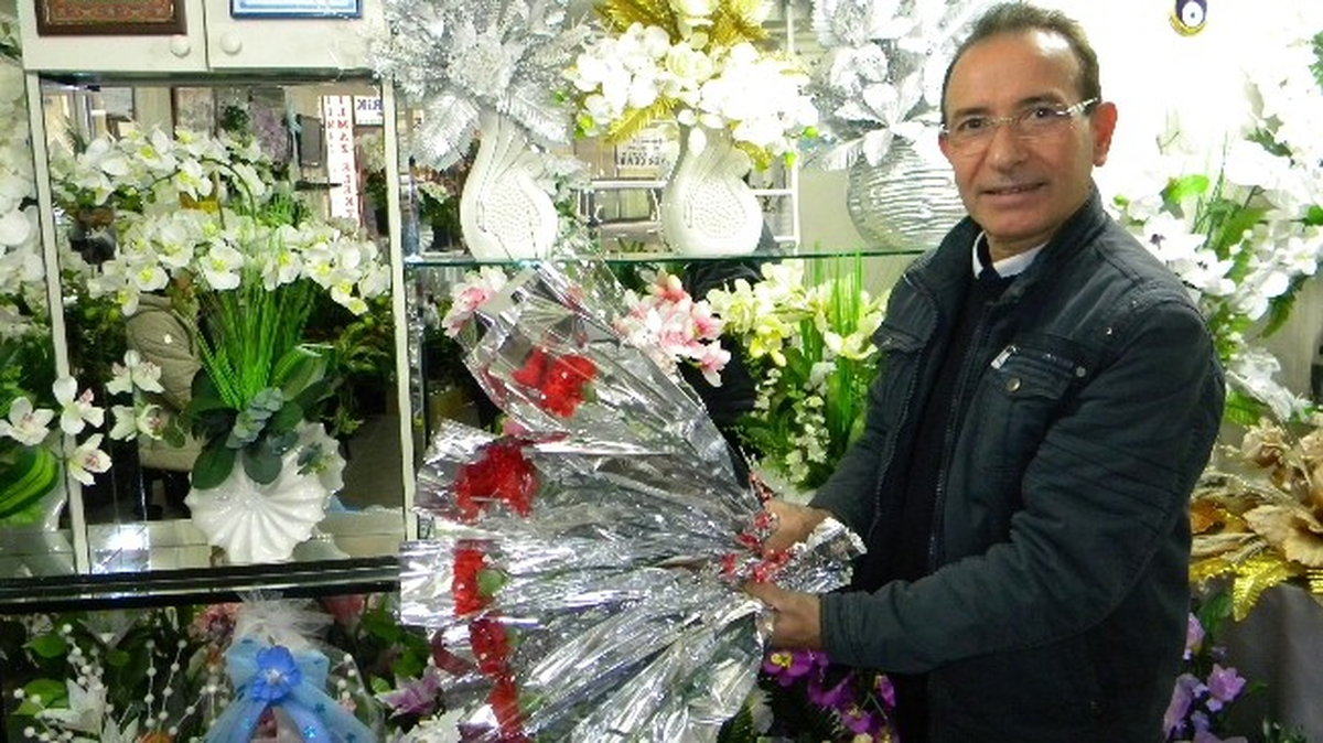 Çiçekçiler "Öğretmenler Günü"Ne Hazır