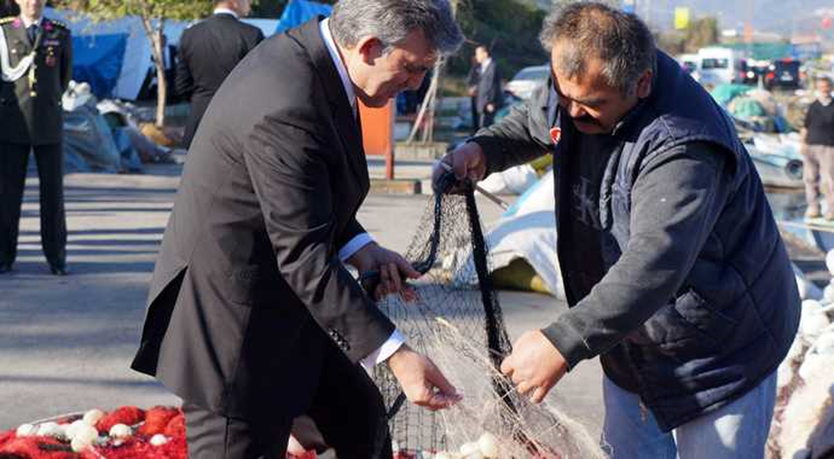 Cumhurbaşkanı Gül Balıkçı Barınağını Ziyaret Etti, Ağ Ördü