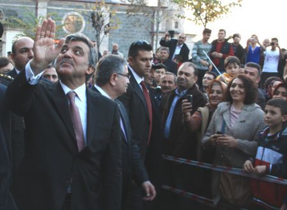 Cumhurbaşkanı Gül, Giresun Belediyesi\'ni Ziyaret Etti