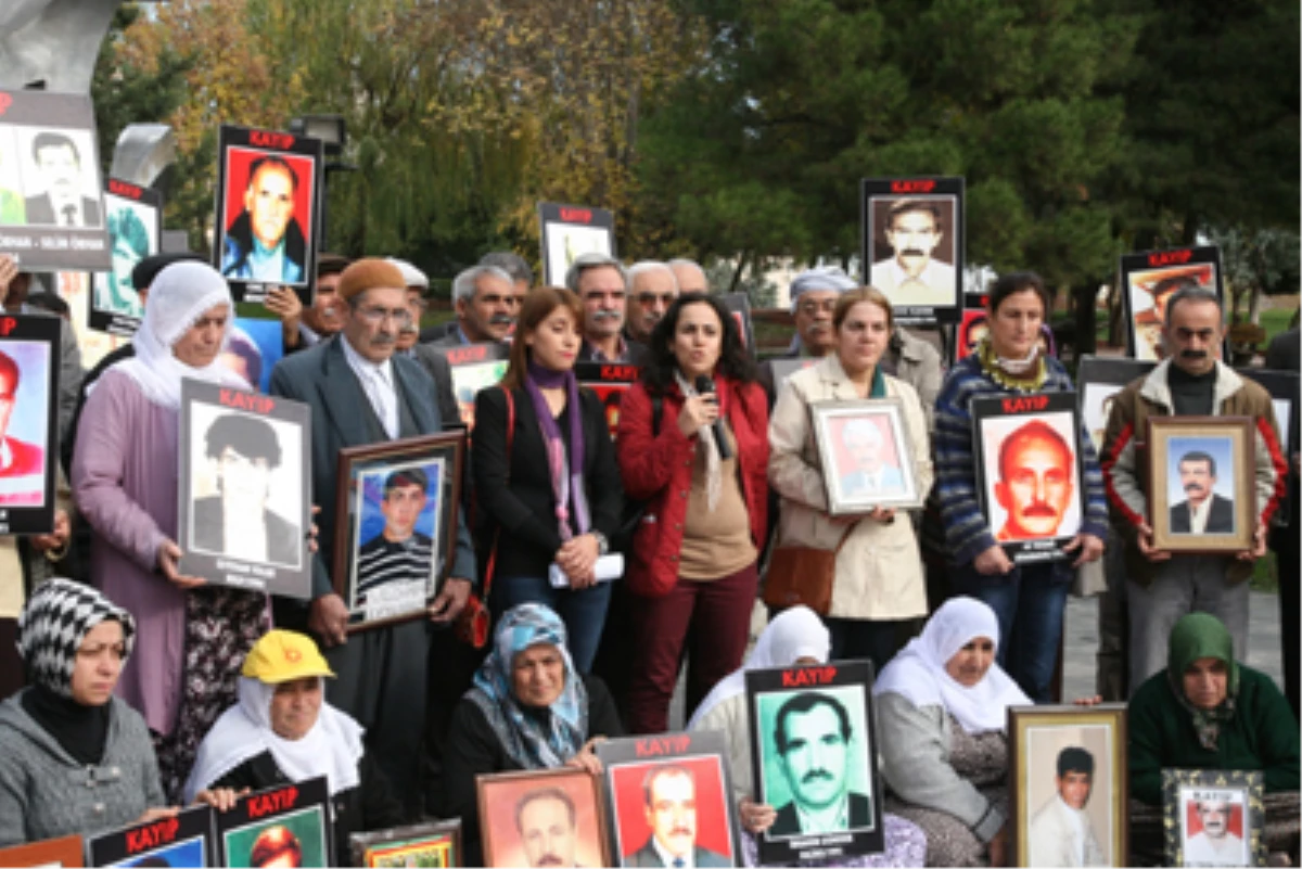 Diyarbakır\'da Kayıp Yakınlarının Oturma Eylemi 250. Haftada