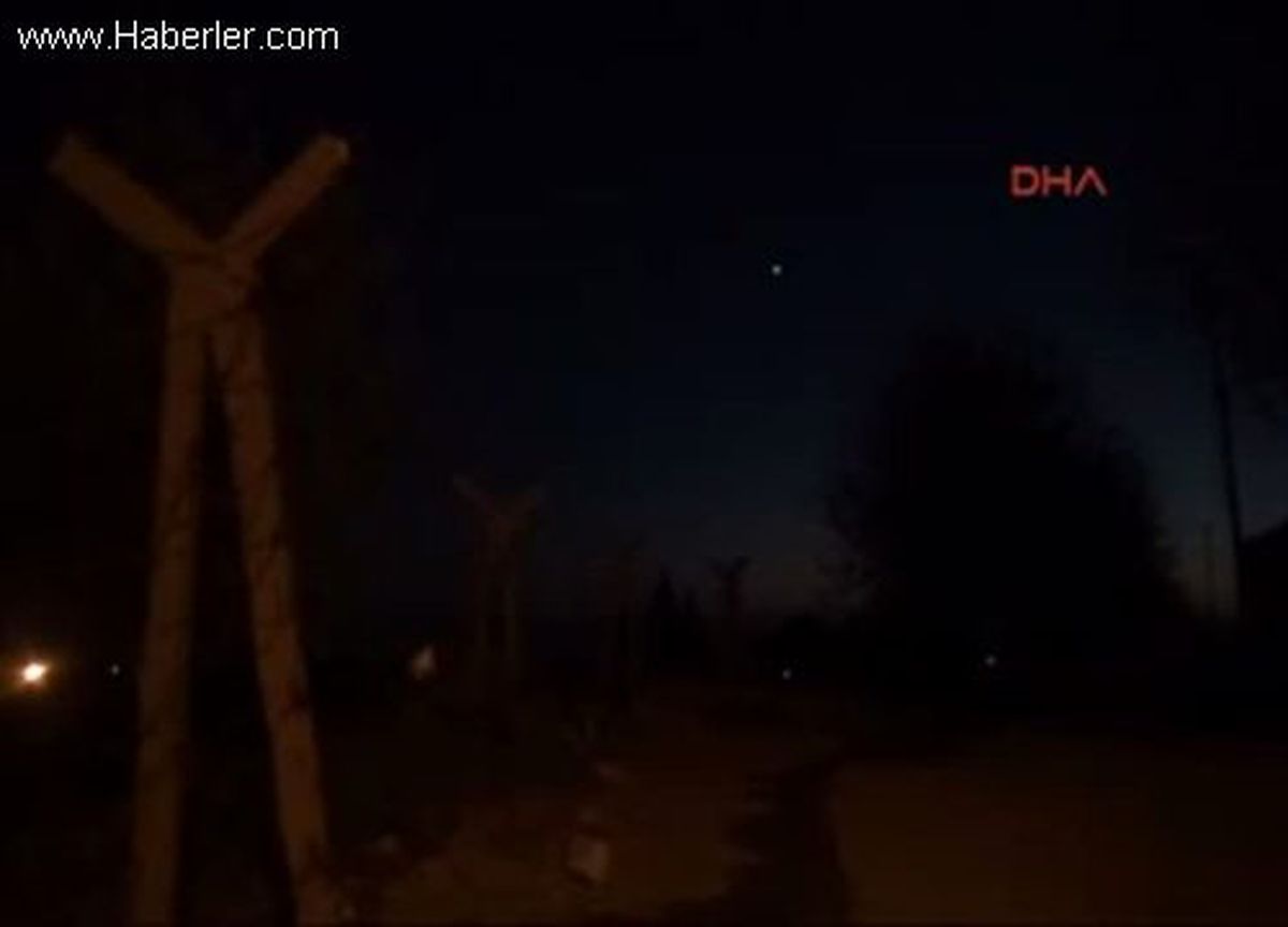 Suriye\'de Bomba Yüklü Traktör Saldırısı: 3 Ölü, 9 Yaralı