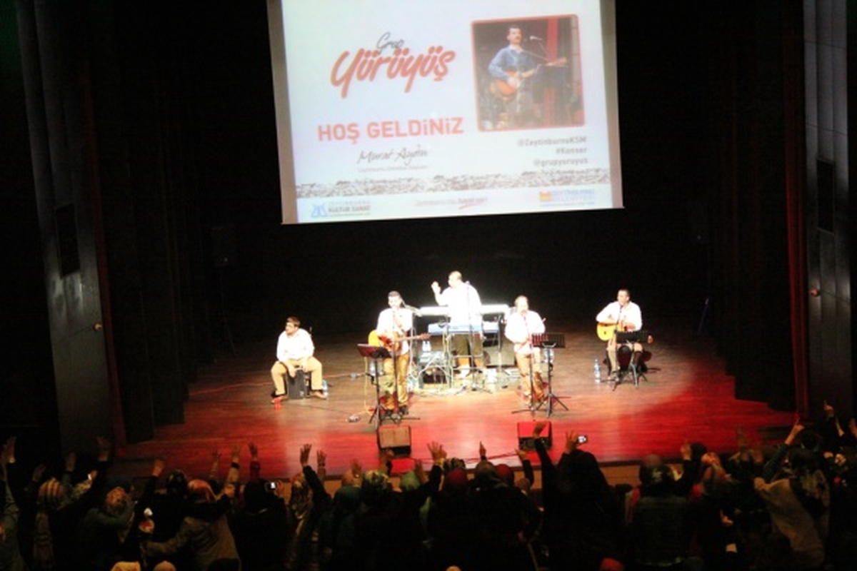 Grup Yürüyüş Zeytinburnu\'nda Muhteşem Bir Konser Verdi