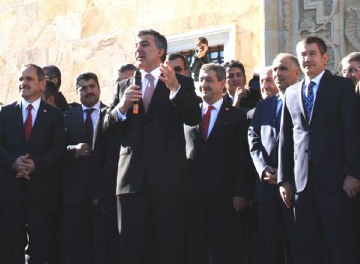Cumhurbaşkanı Gül, Sarayburnu Camisini İnceledi