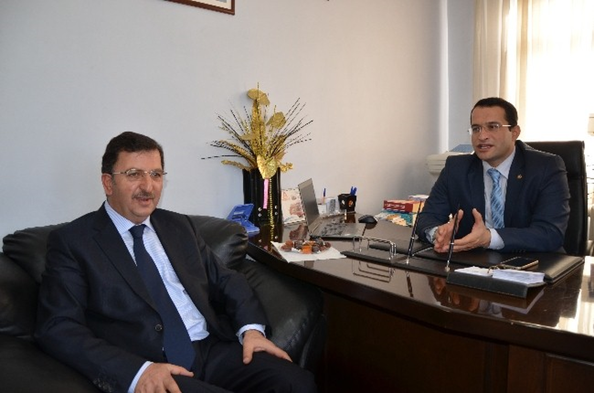 Hasan Aydoğan, Hizmet-İş Sendikasını Ziyaret Etti