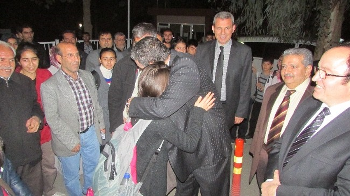 Öğrenciler \'Hayata Evet\' Diyerek Konya\'ya Hareket Etti