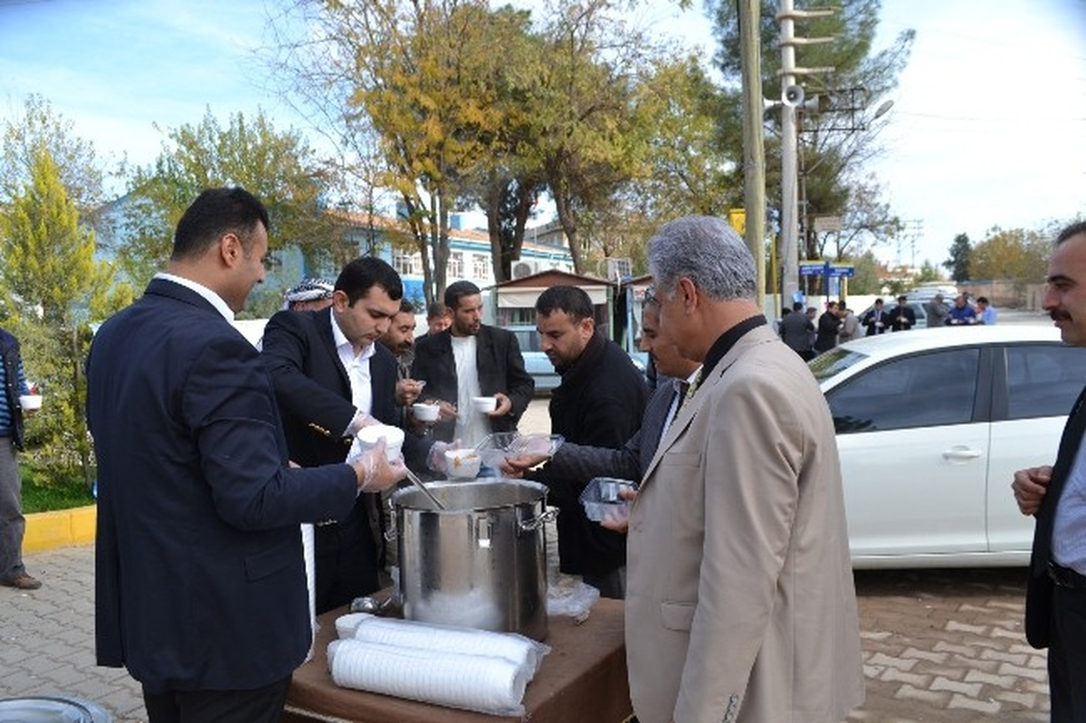 Hilvan\'da Bin Kişiye Aşure Dağıtıldı