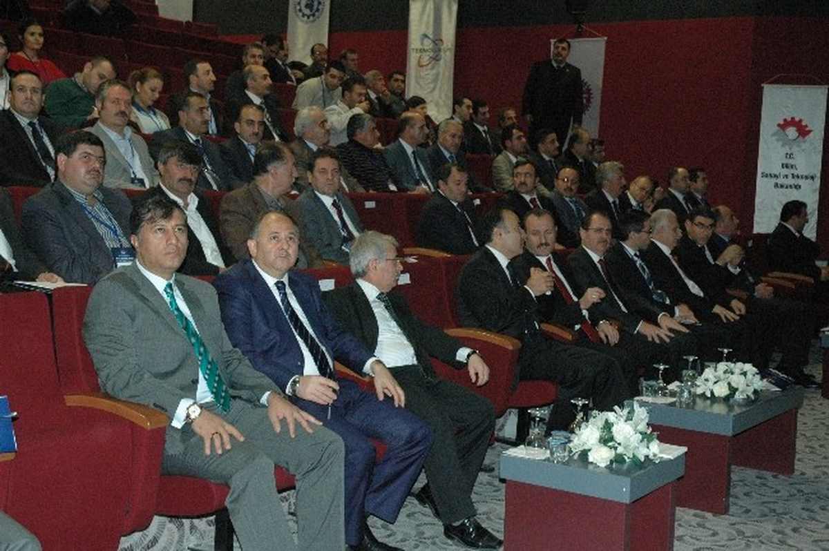 Kamu-Üniversite-Sanayi İş Birliği Bölgesel Toplantısı Erzurum\'da Yapıldı