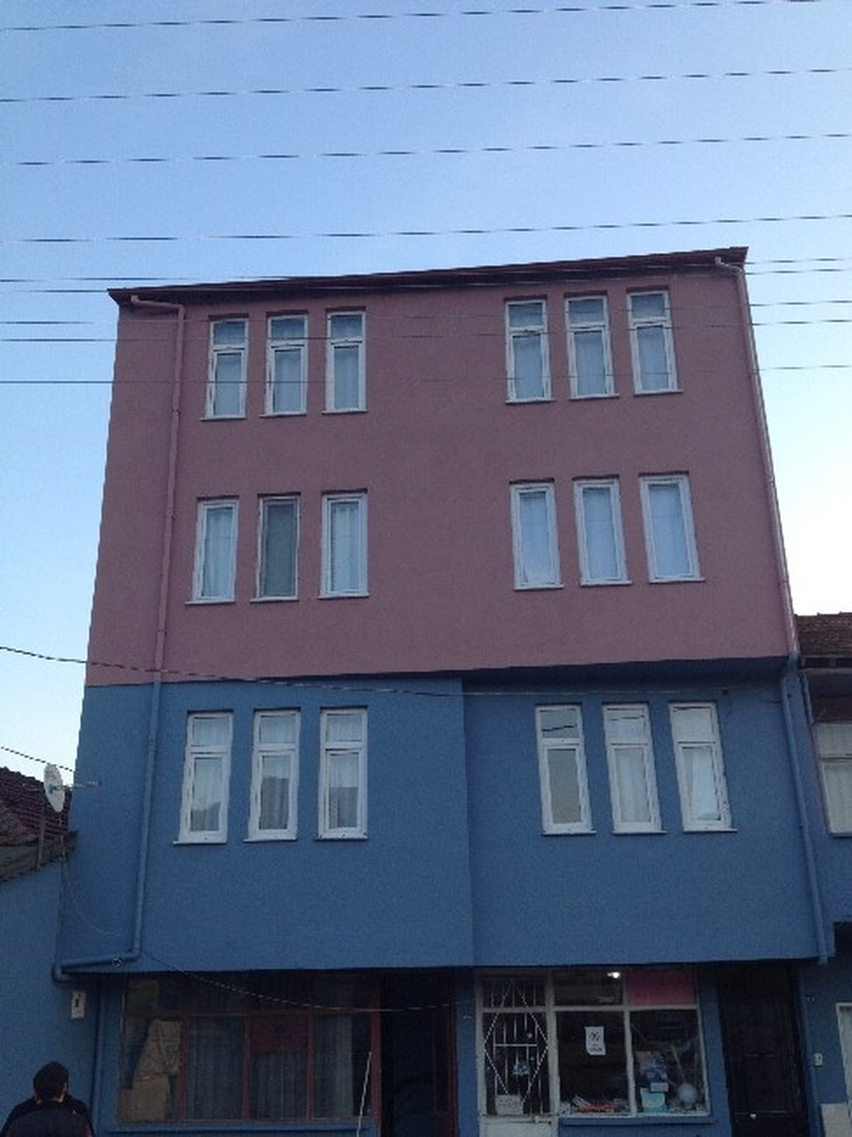 Kartepe\'de Dış Cepheler Boyanıyor