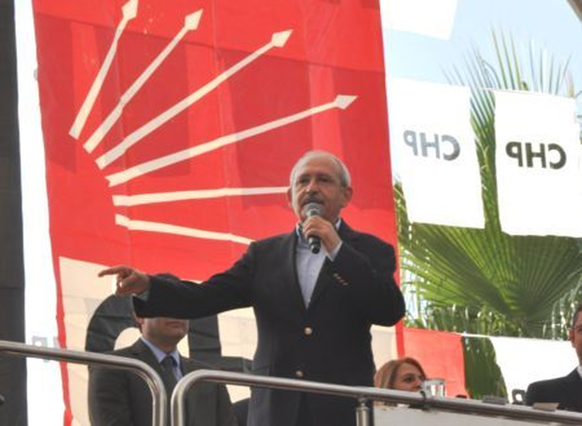 Kılıçdaroğlu: "Türk bayrağı geçtiği zaman herkes ayağa kalkar"