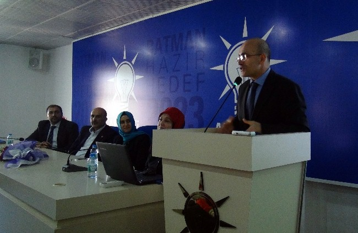 Maliye Bakanı Şimşek Batman\'da \'Aile Olmak\' Konulu Seminere Katıldı