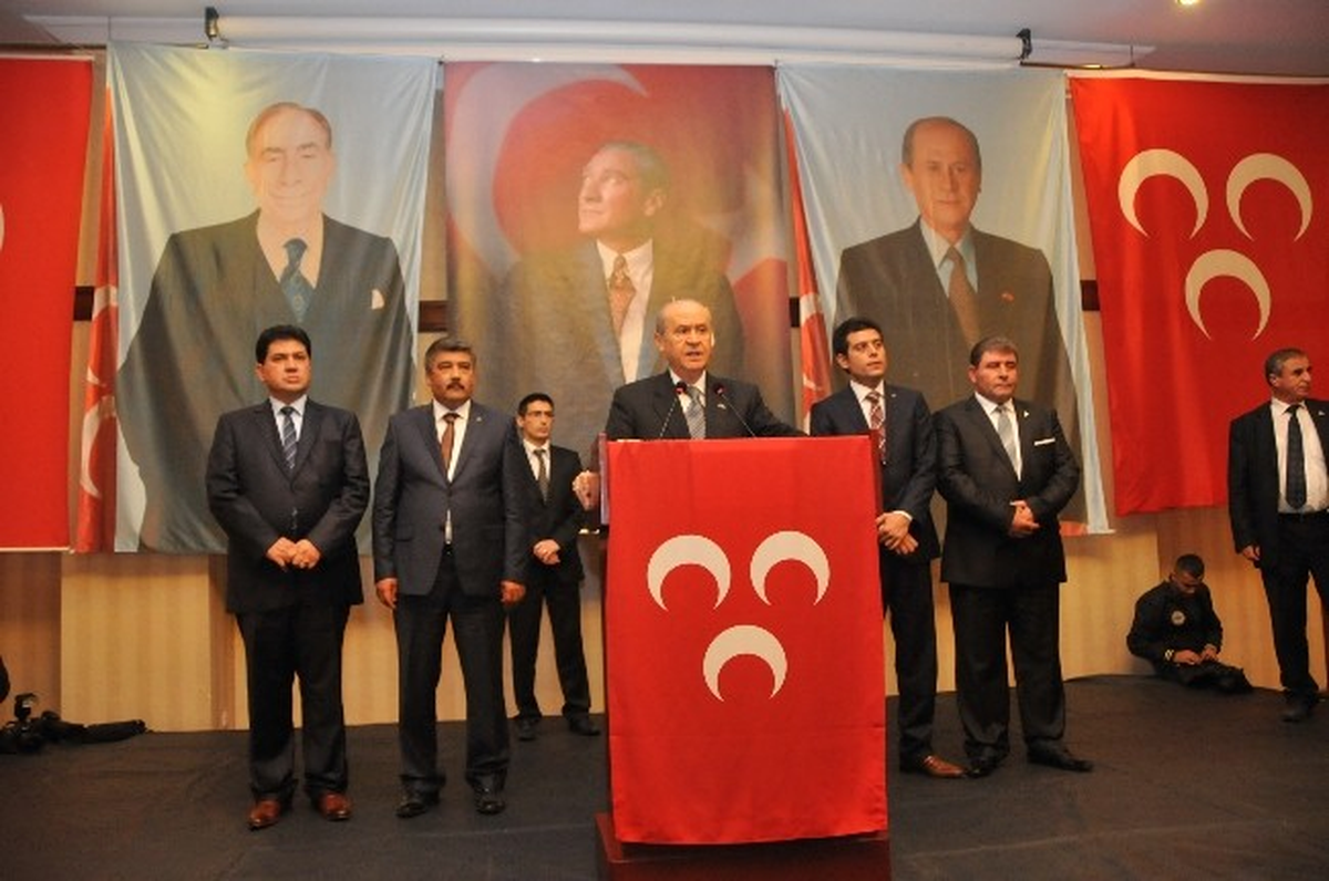 MHP\'li Bahçeli, Barzani\'nin Türkiye Ziyaretini Eleştirdi