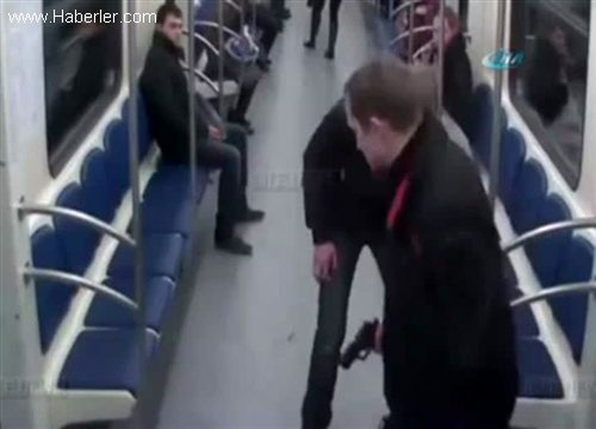 Moskova Metrosunda Tüyler Ürperten Silahlı Saldırı
