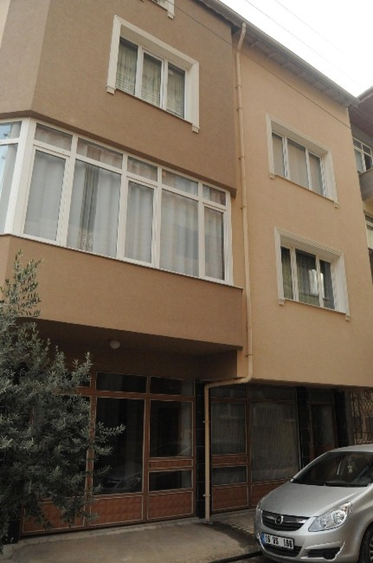 Oğlunu Ziyarete Gelen Yaşlı Adam Camdan Düşüp Öldü
