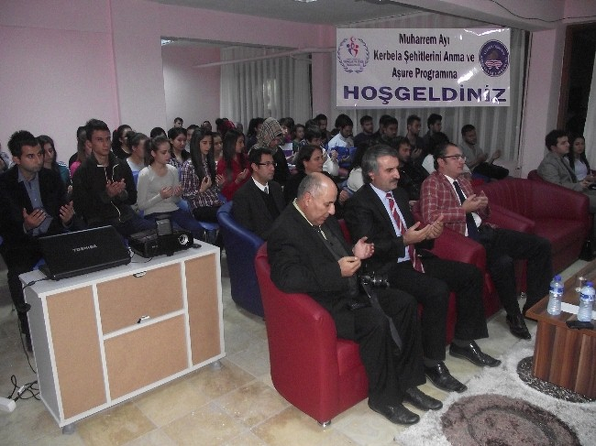 Öğrenci Yurdunda Aşure İkramı
