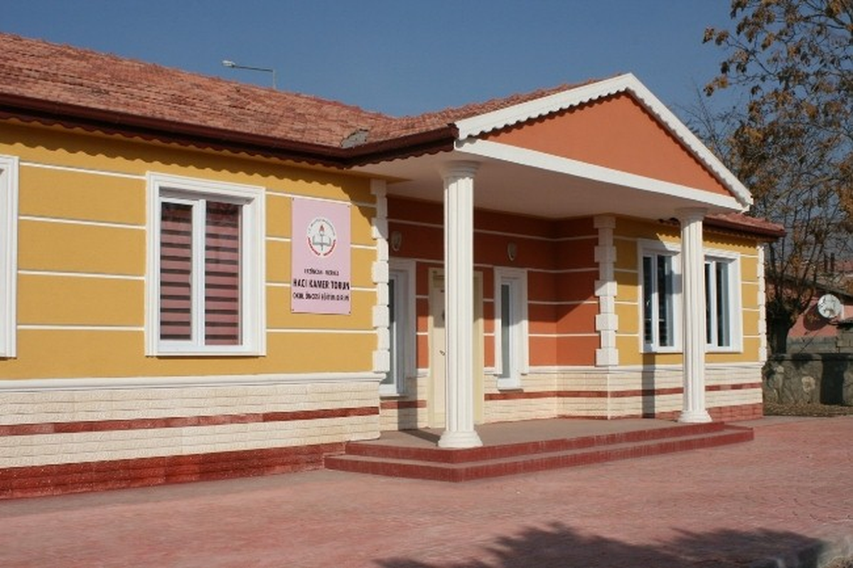 Erzincan Belediyesi, 5 Okula Daha Bahçe Düzenlemesi Yaptı