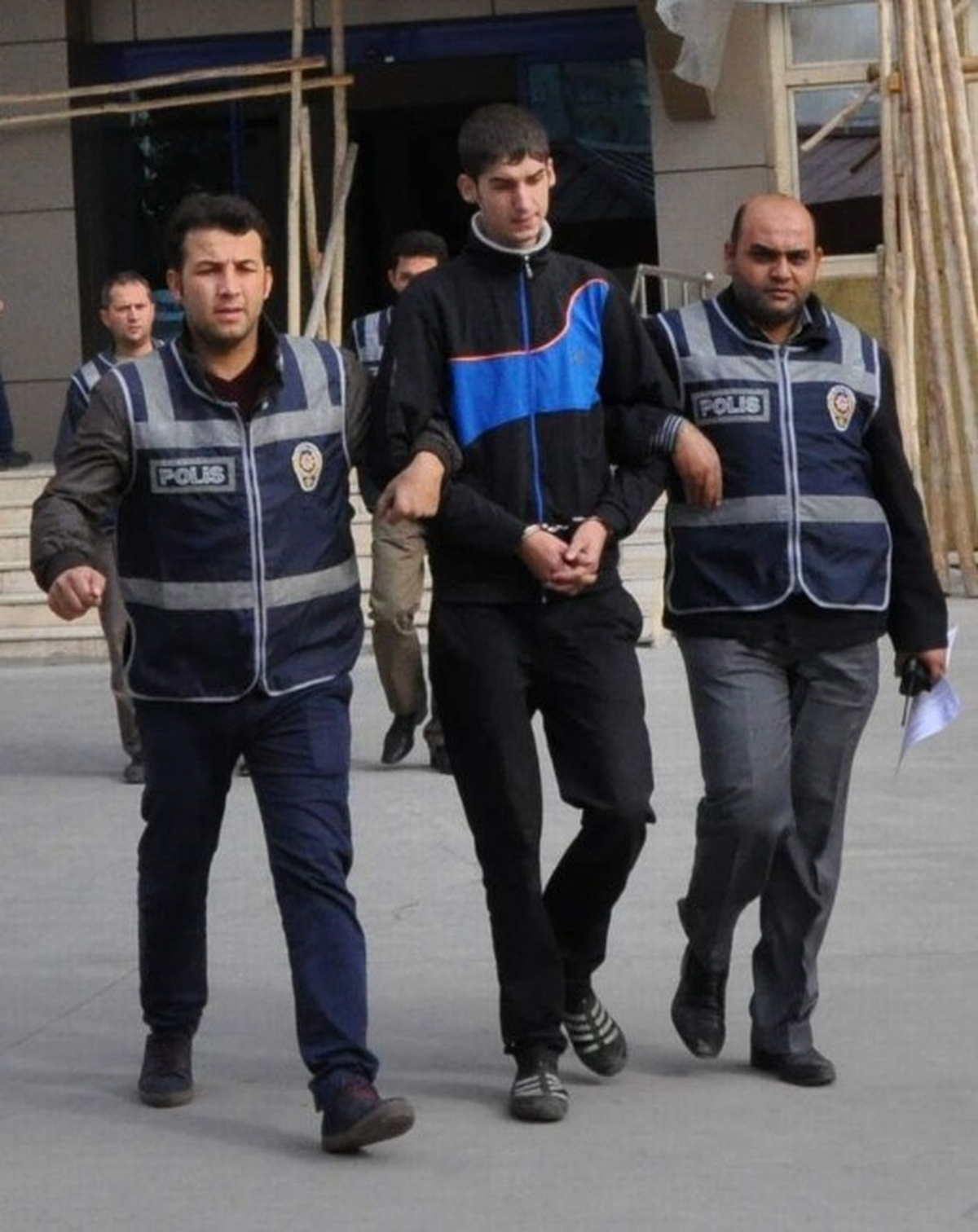 Oto Hırsızlığı Şüphelileri Adliyeye Sevk Edildi